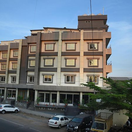 R Empire Revtree Hotel ดาวันเกเร ภายนอก รูปภาพ