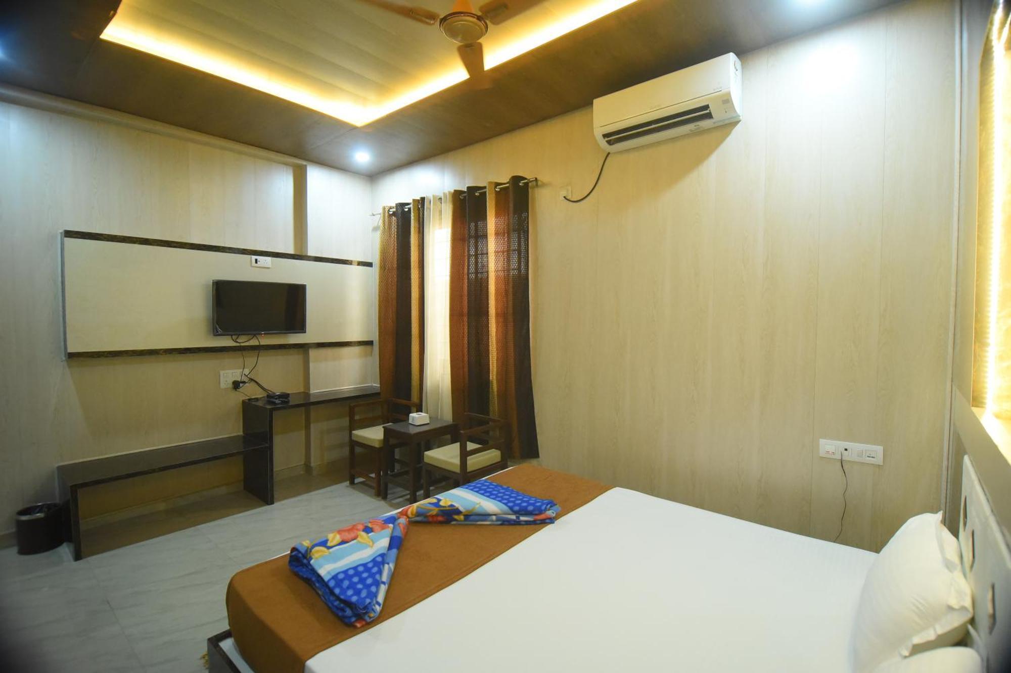 R Empire Revtree Hotel ดาวันเกเร ภายนอก รูปภาพ