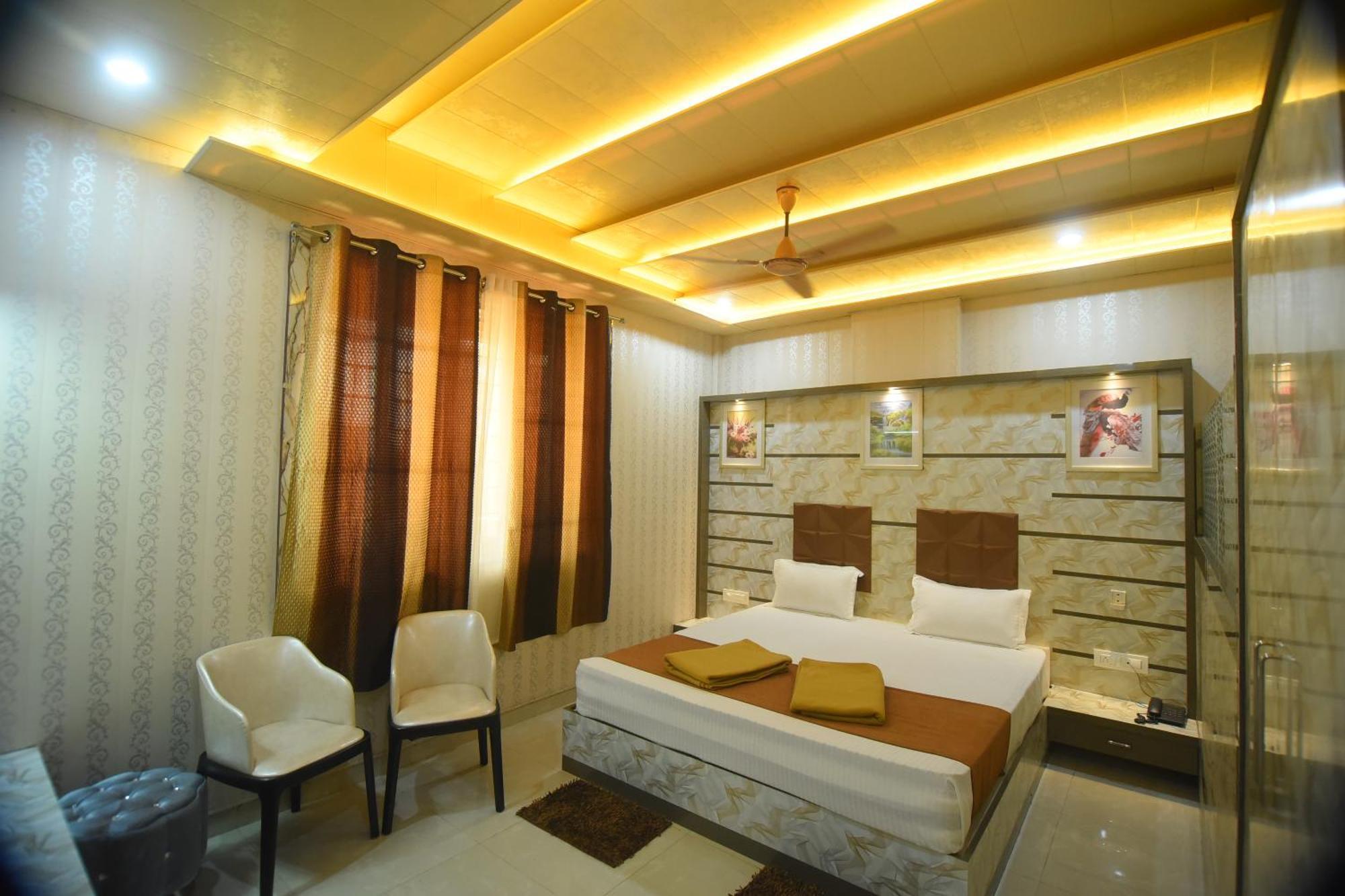 R Empire Revtree Hotel ดาวันเกเร ภายนอก รูปภาพ