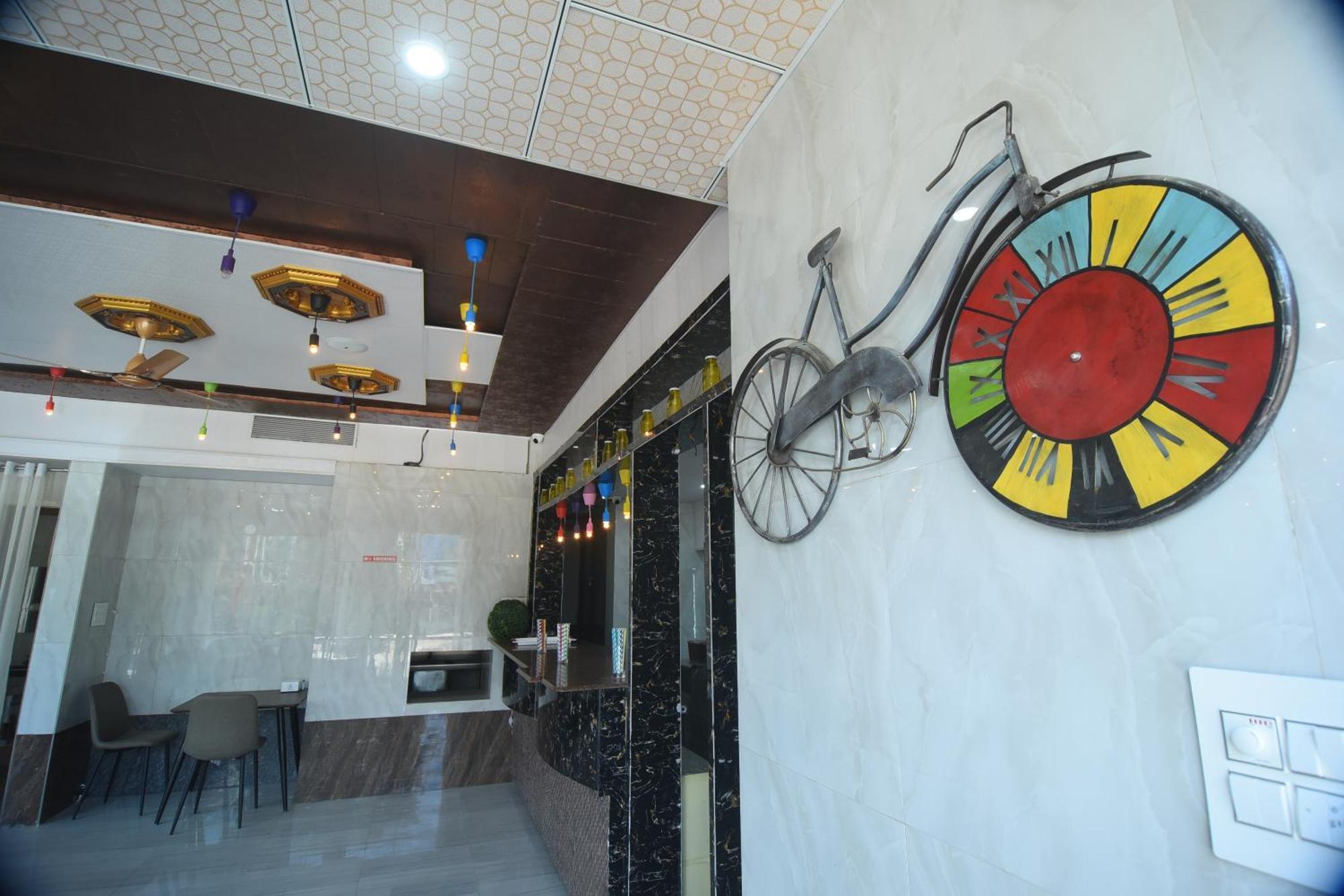 R Empire Revtree Hotel ดาวันเกเร ภายนอก รูปภาพ