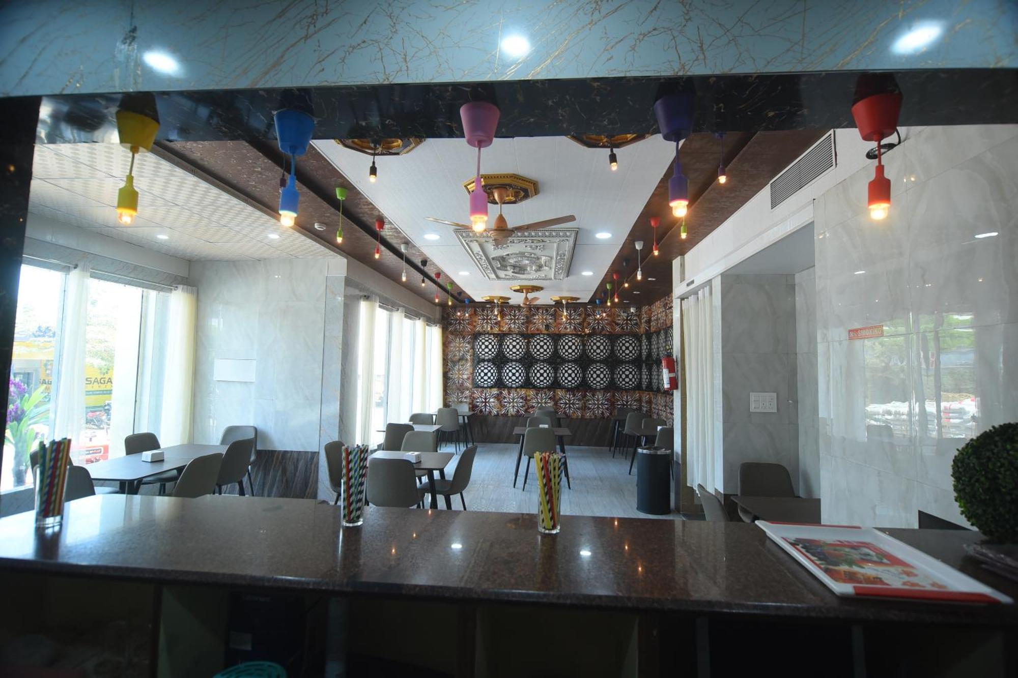 R Empire Revtree Hotel ดาวันเกเร ภายนอก รูปภาพ