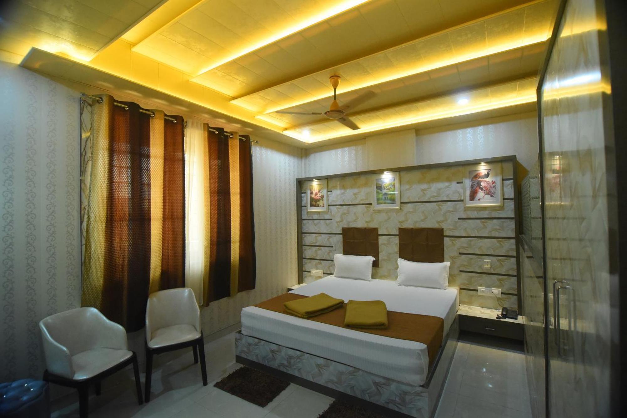 R Empire Revtree Hotel ดาวันเกเร ภายนอก รูปภาพ