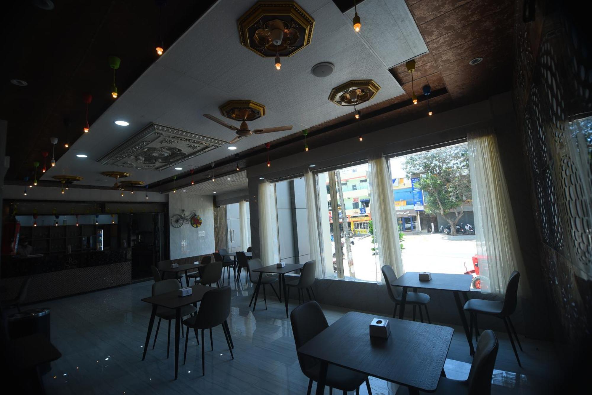 R Empire Revtree Hotel ดาวันเกเร ภายนอก รูปภาพ