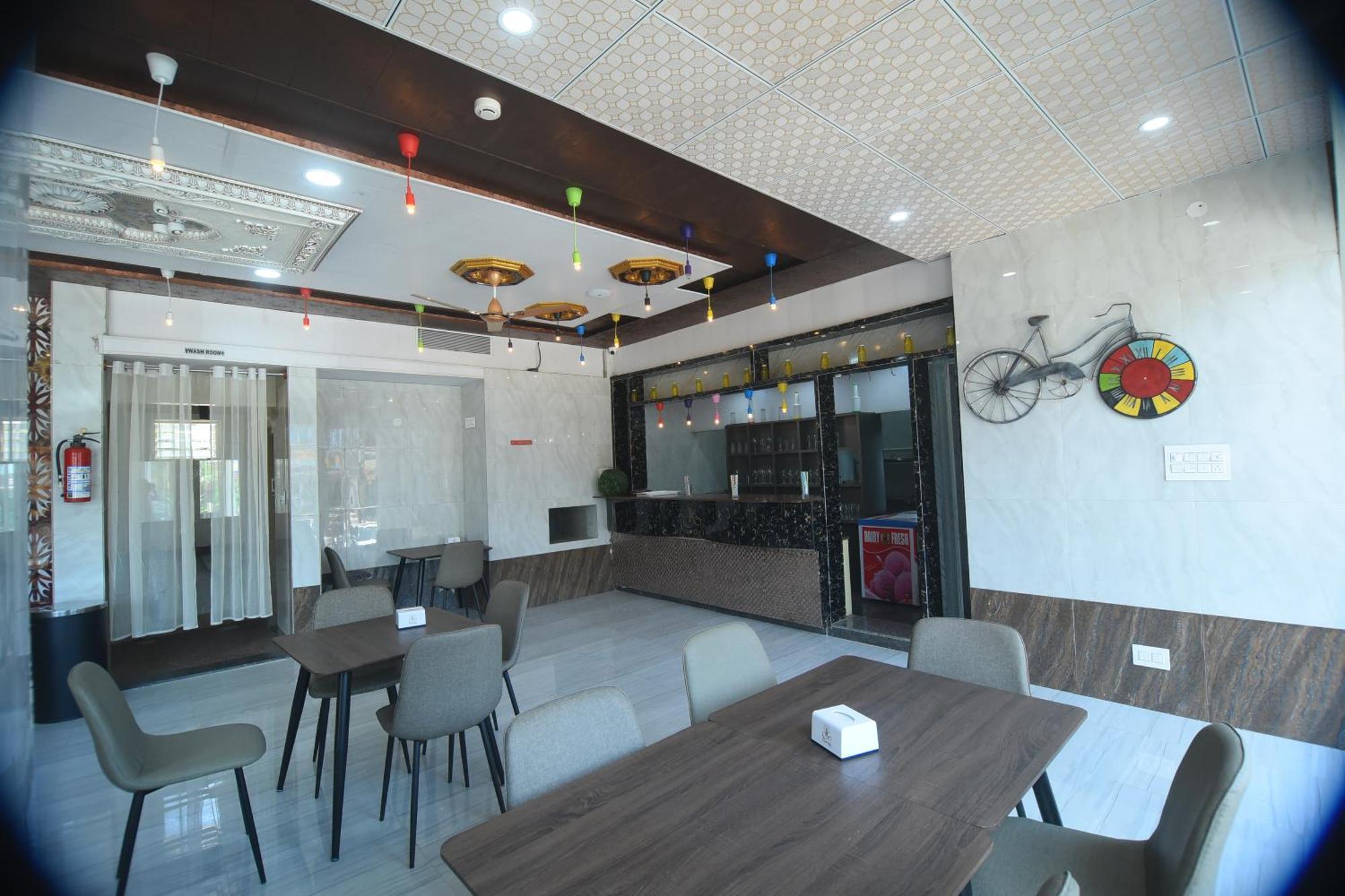 R Empire Revtree Hotel ดาวันเกเร ภายนอก รูปภาพ
